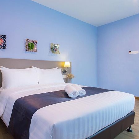 Dk Hotel Джохор Бахру Екстериор снимка